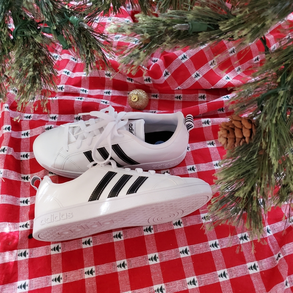 Adidas casual shoes